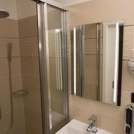 Appartement Continents Nearby Main Train And Bus Station *